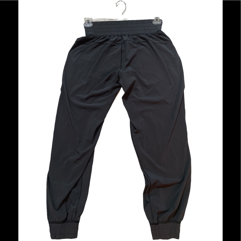 Lululemon - Picture 1 of 4